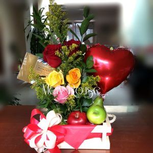 Rosas, frutas y chocolates