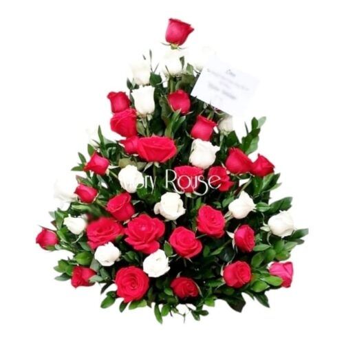 ARREGLO FLORAL CON ROSAS